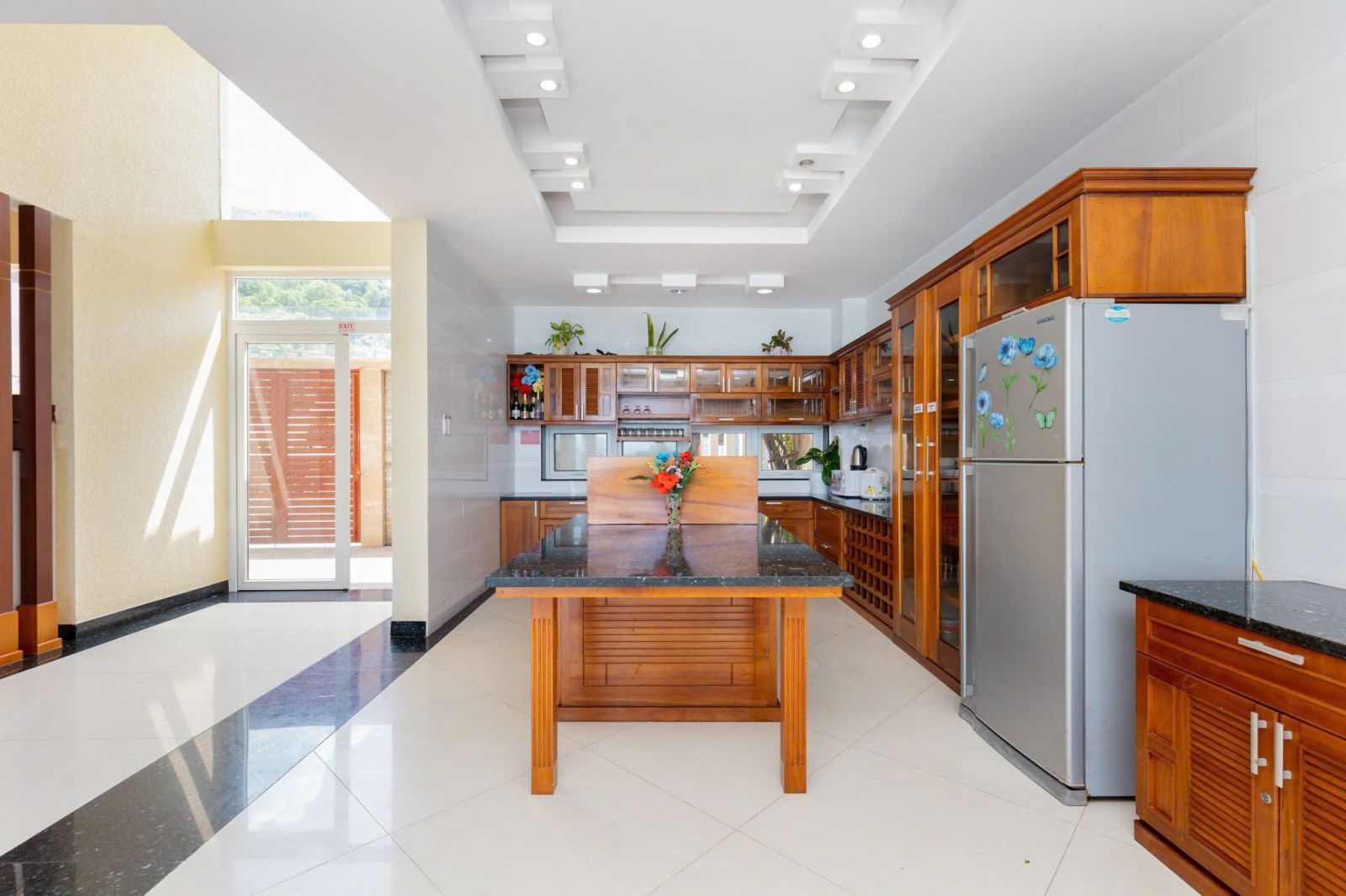 Không cần đi đâu xa, chỉ cần ở trong chính căn villa Vũng Tàu sát biển này, bạn đã có thể tạo nên những buổi tiệc âm nhạc sôi động cùng người thân