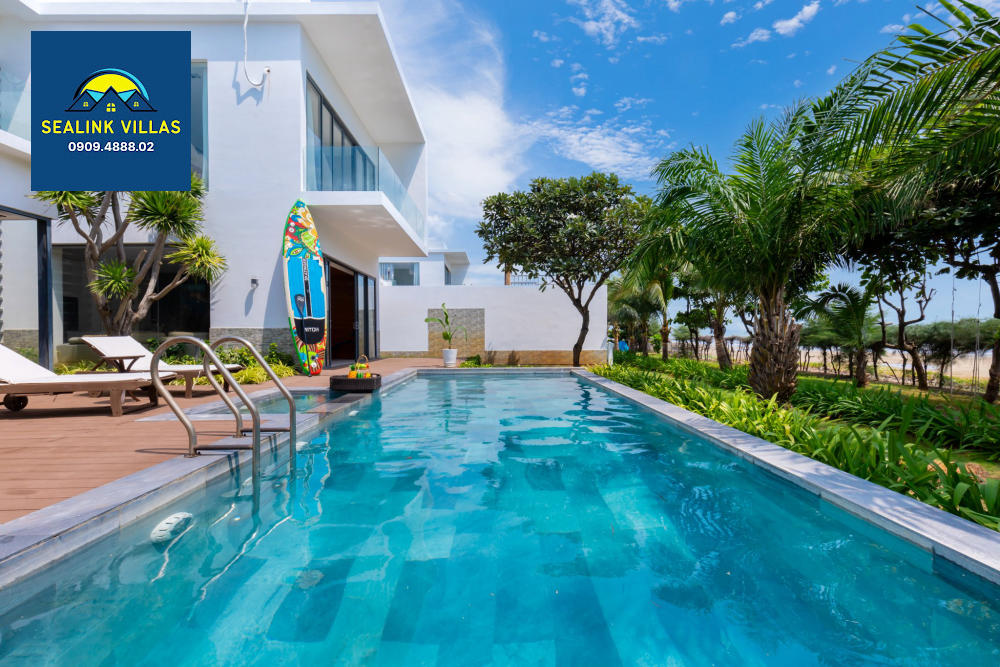 Căn biệt thự này mang đến tầm nhìn trực diện ra biển cả bao la